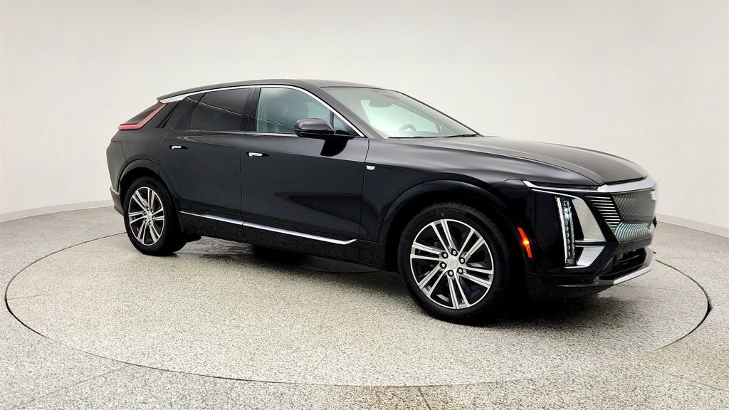 Used 2024 Cadillac Lyriq Luxury RWD image 3