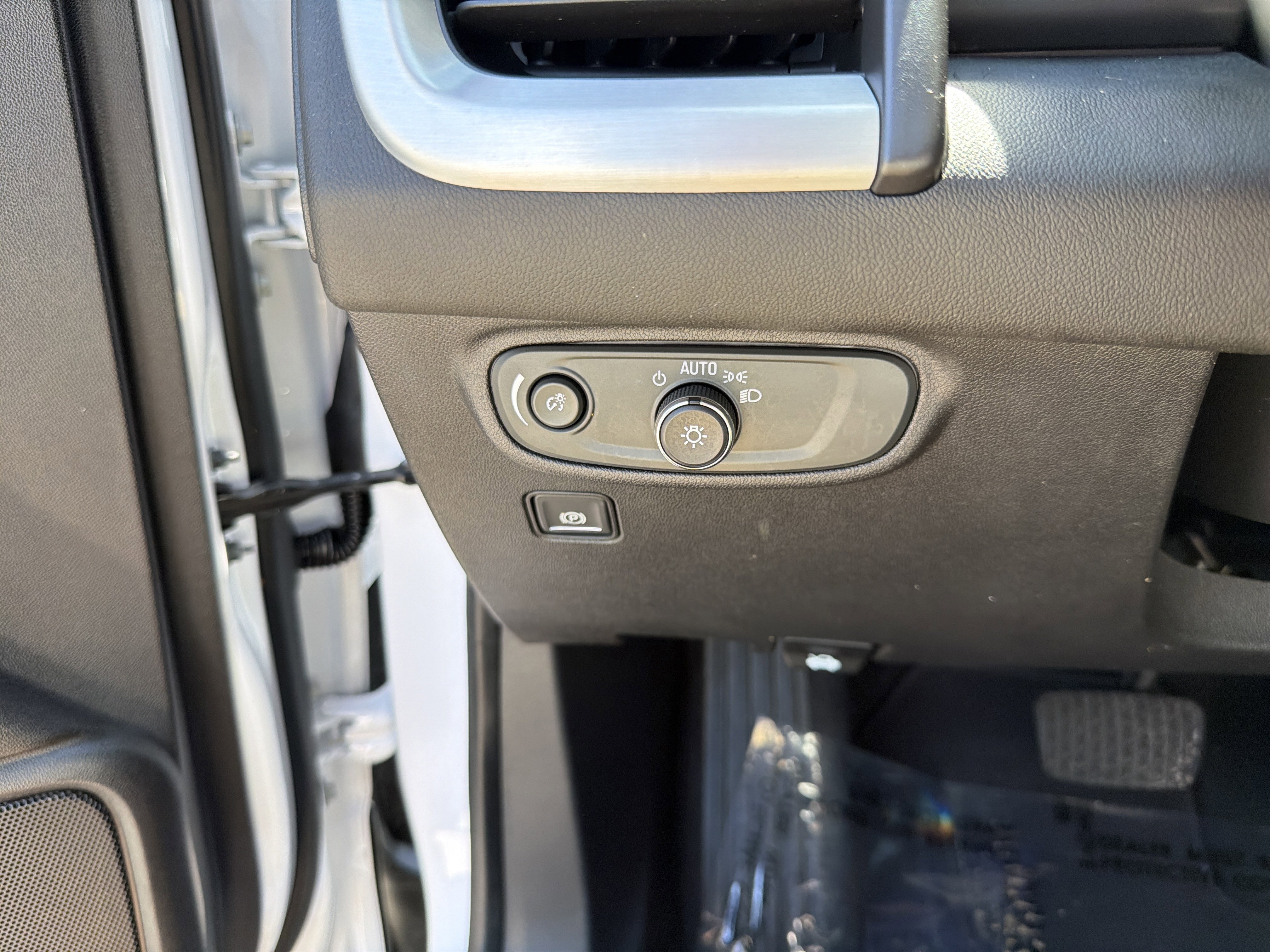 Used 2020 GMC Terrain SLE w/ Driver Convenience Package image 35