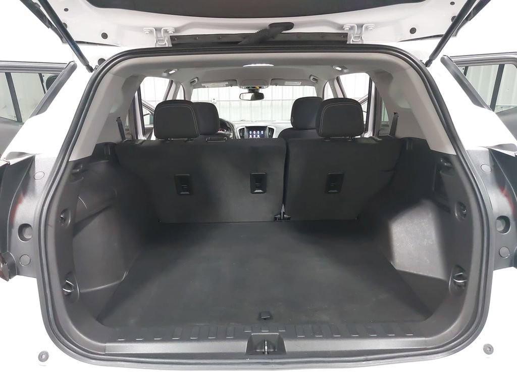 Used 2023 GMC Terrain SLE w/ Driver Convenience Package image 12