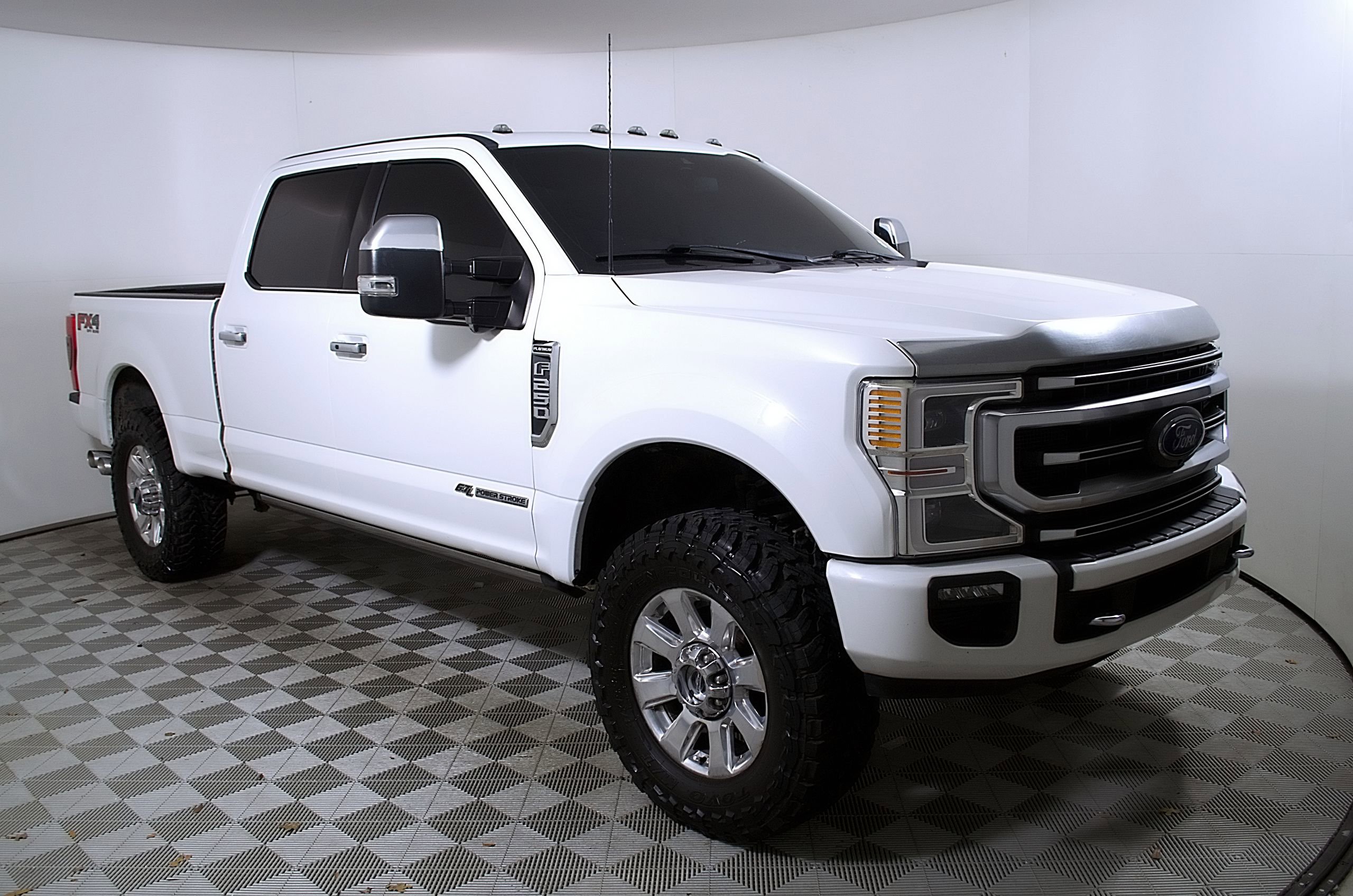 Used 2022 Ford F250 Platinum w/ FX4 Off-Road Package AWD/4WD image 6