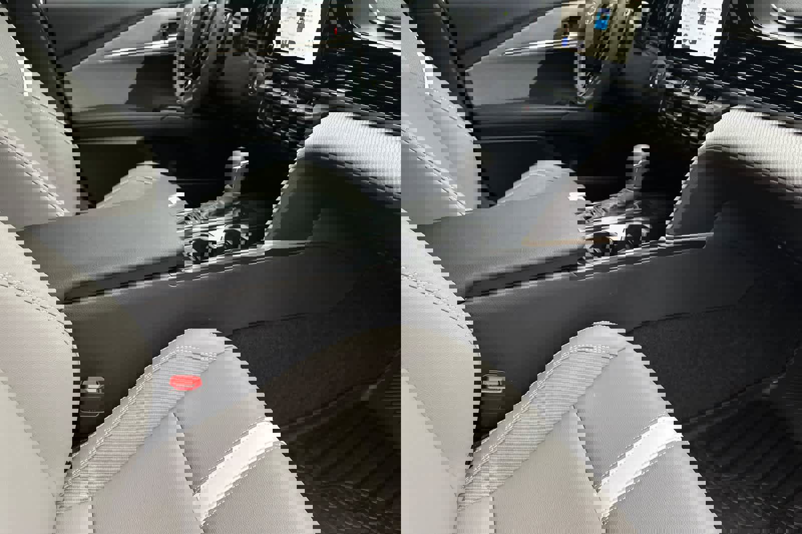 Used 2025 Toyota Camry SE image 15