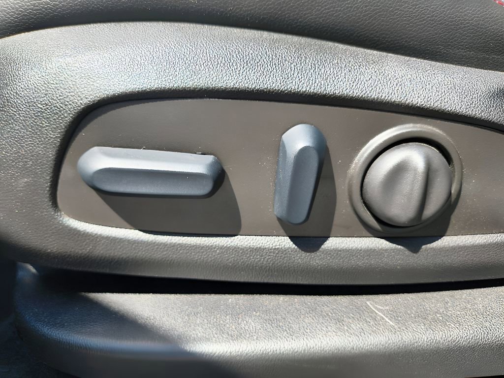 Used 2023 Chevrolet Equinox RS FWD image 15