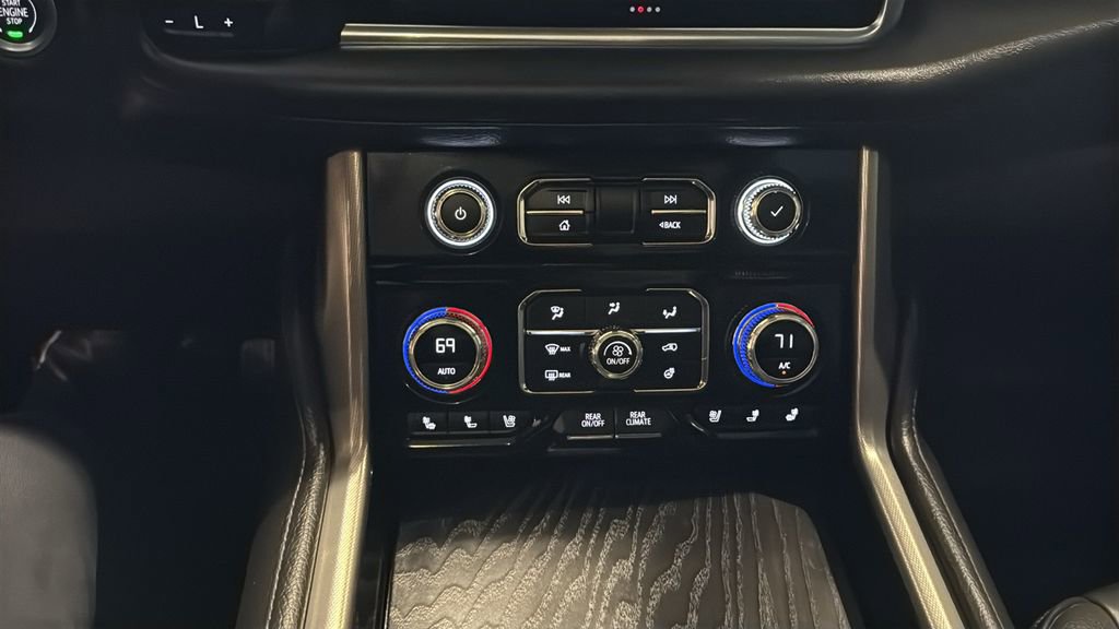 Used 2024 GMC Yukon Denali w/ Denali Reserve Package image 30