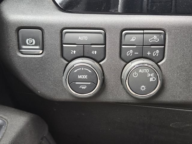 Used 2025 Chevrolet Silverado 1500 LT w/ Safety Package AWD/4WD image 22