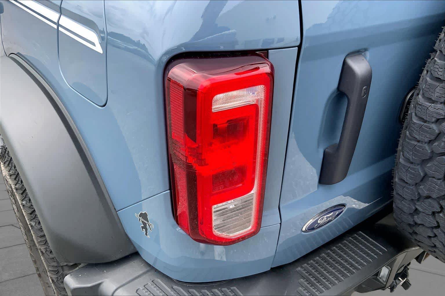 Used 2025 Ford Bronco Heritage Edition AWD/4WD image 28