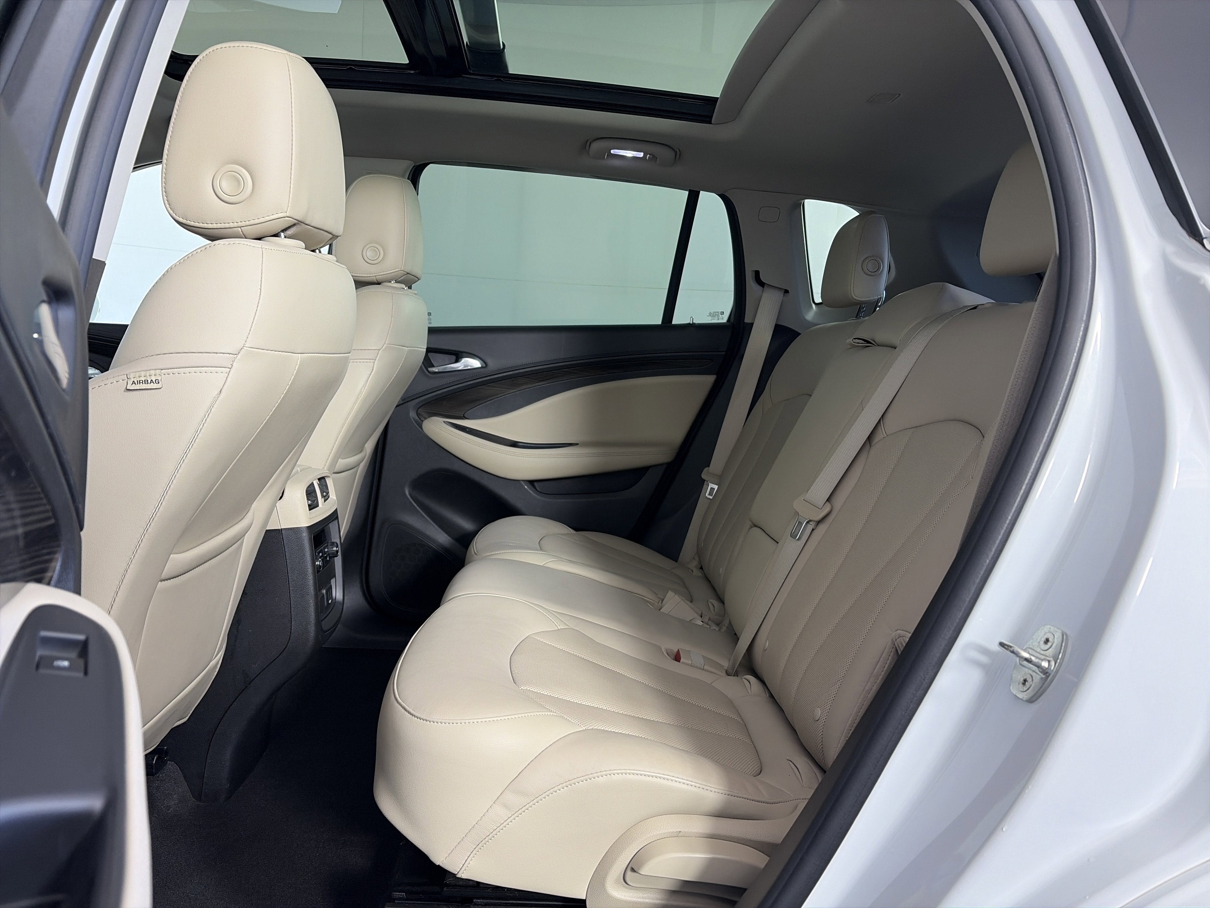 Used 2019 Buick Envision Essence image 7