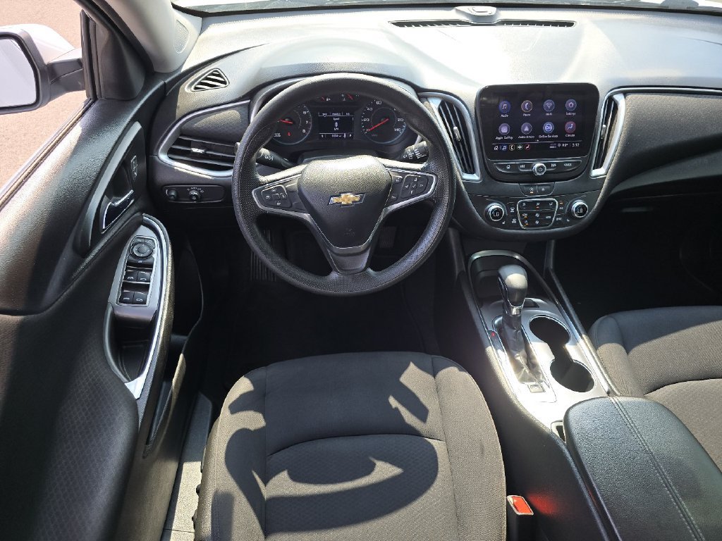 Used 2022 Chevrolet Malibu LT FWD image 25