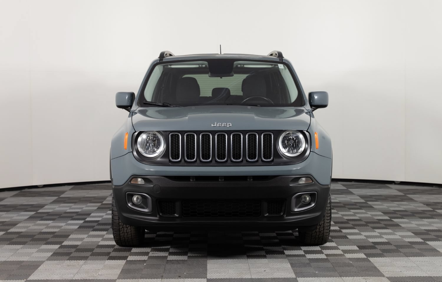 Used 2017 Jeep Renegade Latitude w/ Trailer Tow Group AWD/4WD image 12