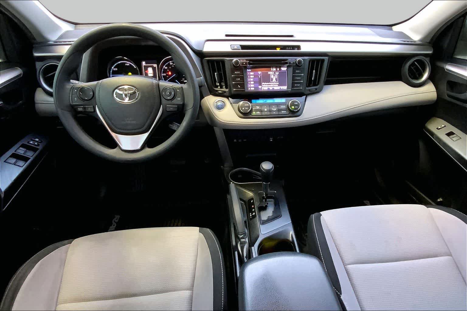 Used 2018 Toyota RAV4 LE AWD/4WD image 21