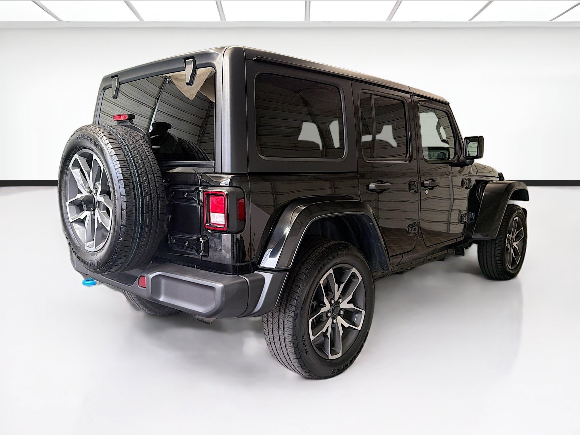 Used 2024 Jeep Wrangler Unlimited AWD/4WD image 4
