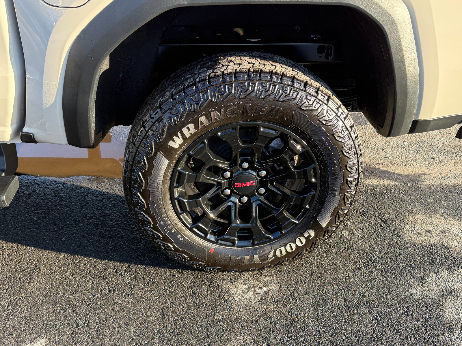 New 2026 GMC Canyon Elevation w/ LPO, Sports Bar Package image 10