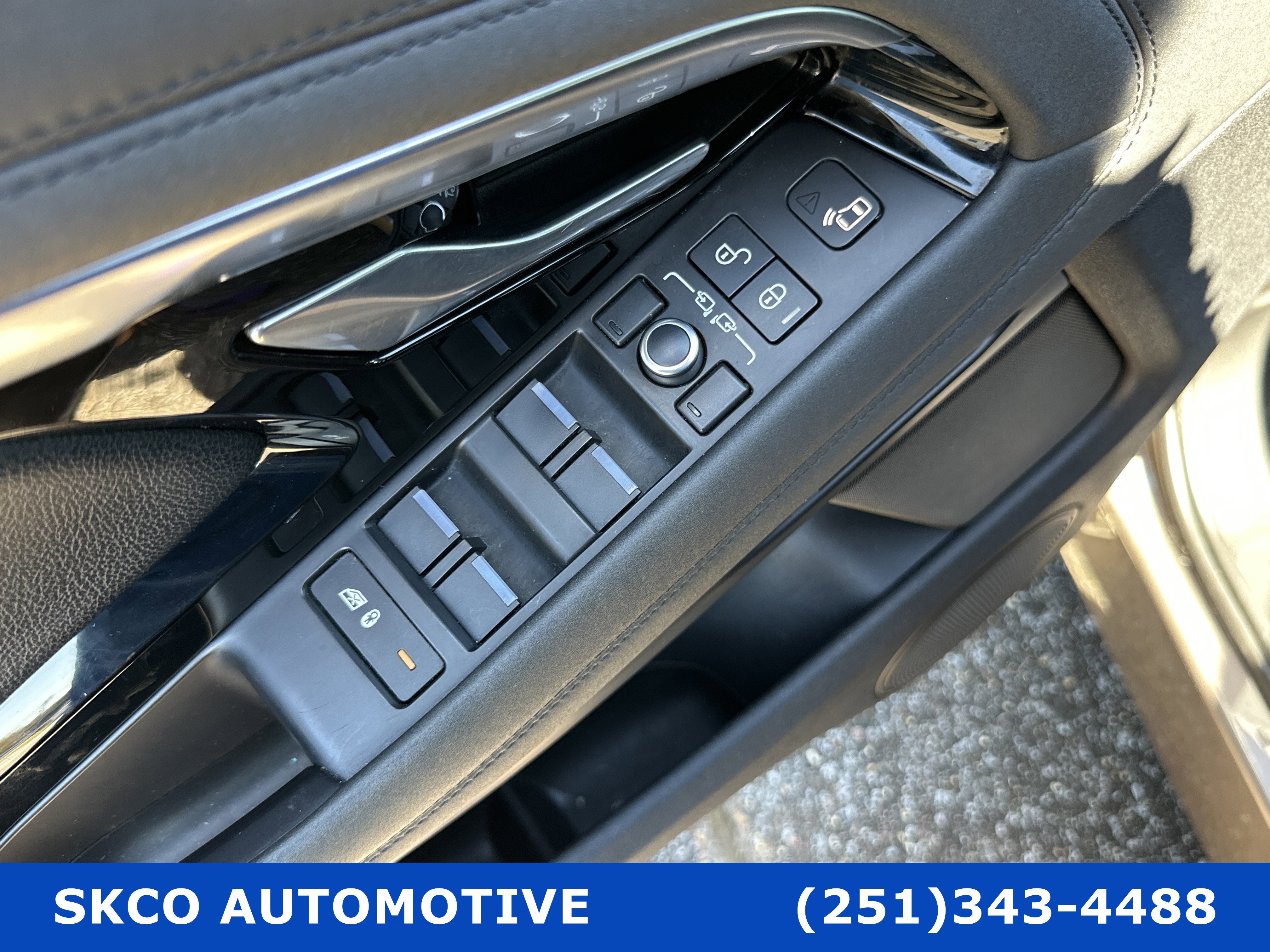 Used 2020 Land Rover Range Rover Evoque SE image 22