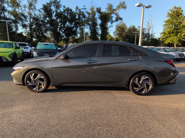 Used 2025 Hyundai Elantra Sport FWD image 8