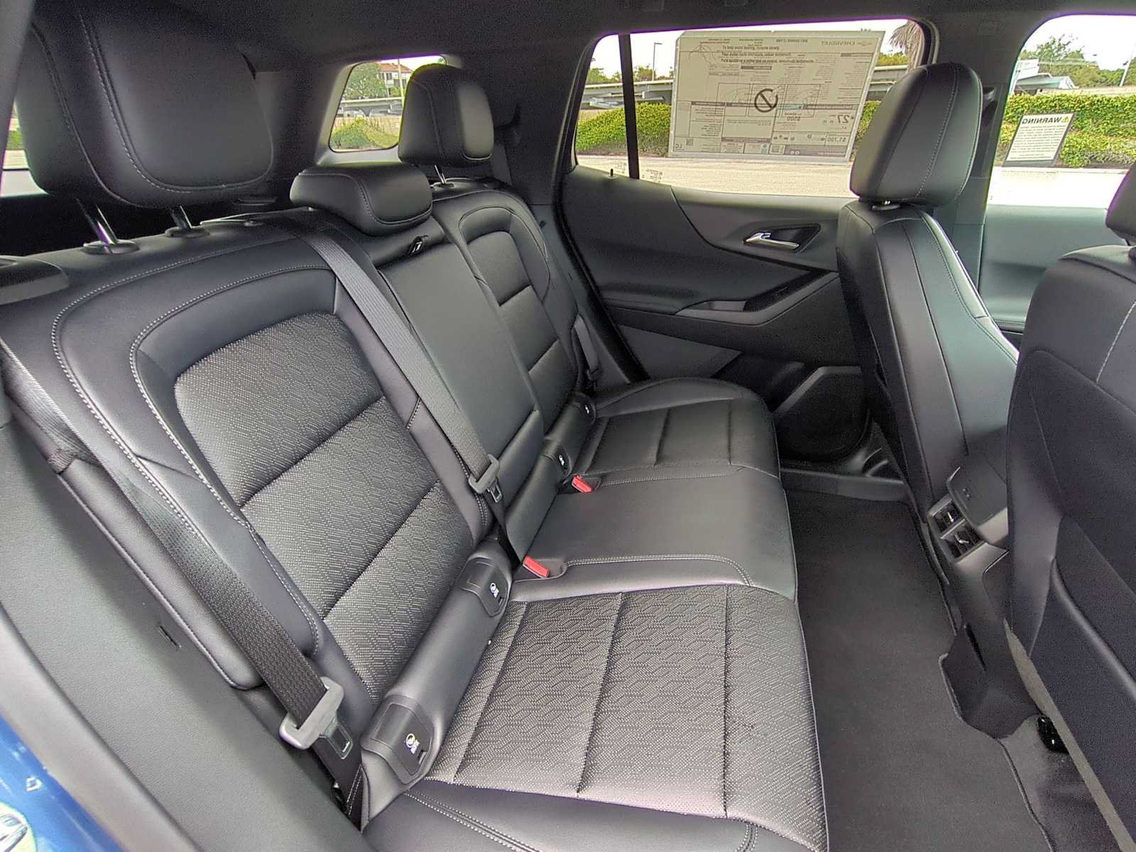 New 2027 Chevrolet Equinox LT w/ Convenience Package II FWD image 26
