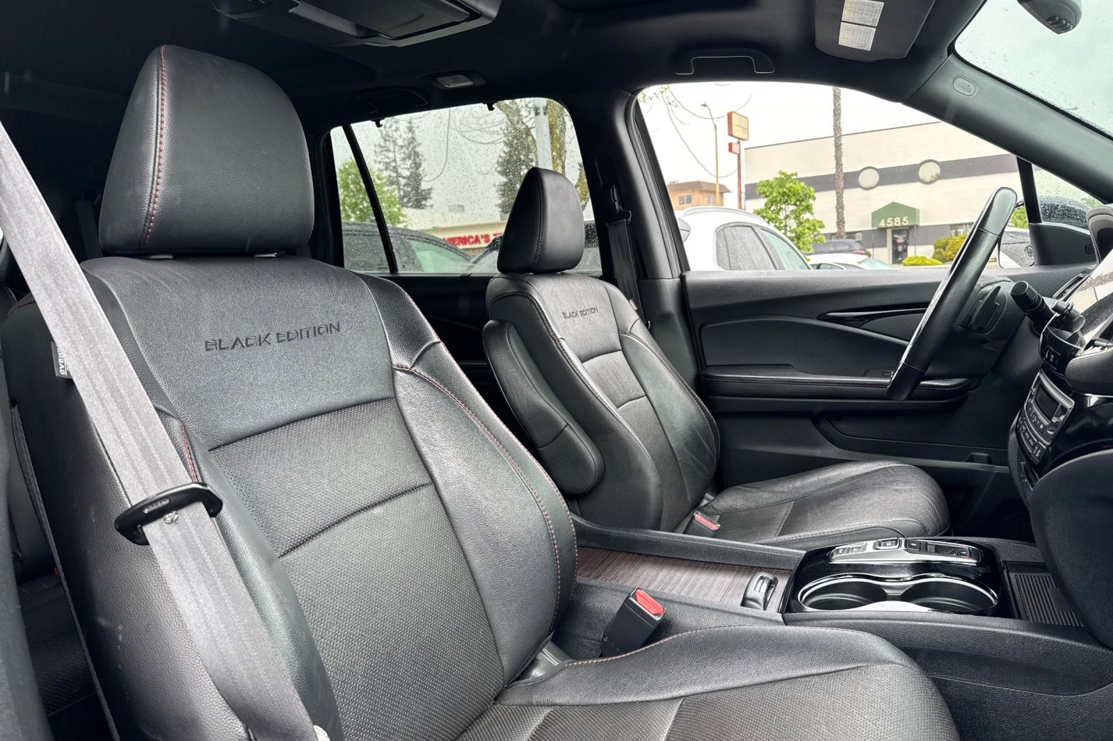Used 2022 Honda Pilot Black Edition image 32