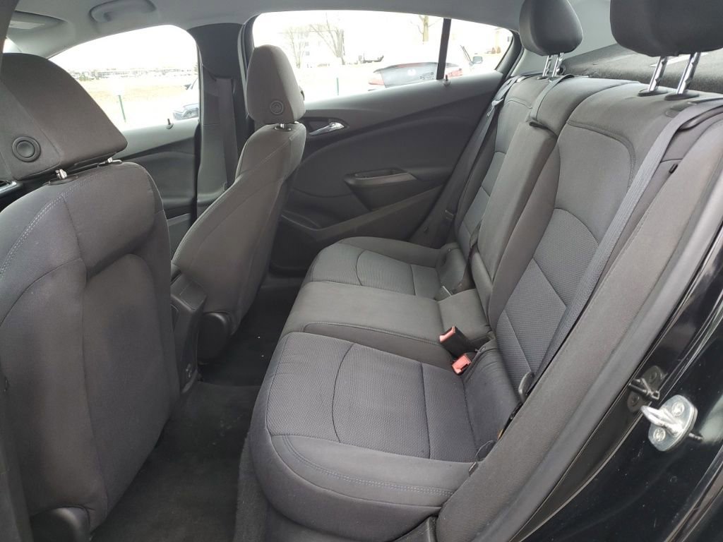 Used 2019 Chevrolet Cruze LT w/ Convenience Package image 24