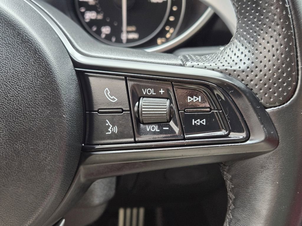 Used 2022 Alfa Romeo Giulia Veloce image 28