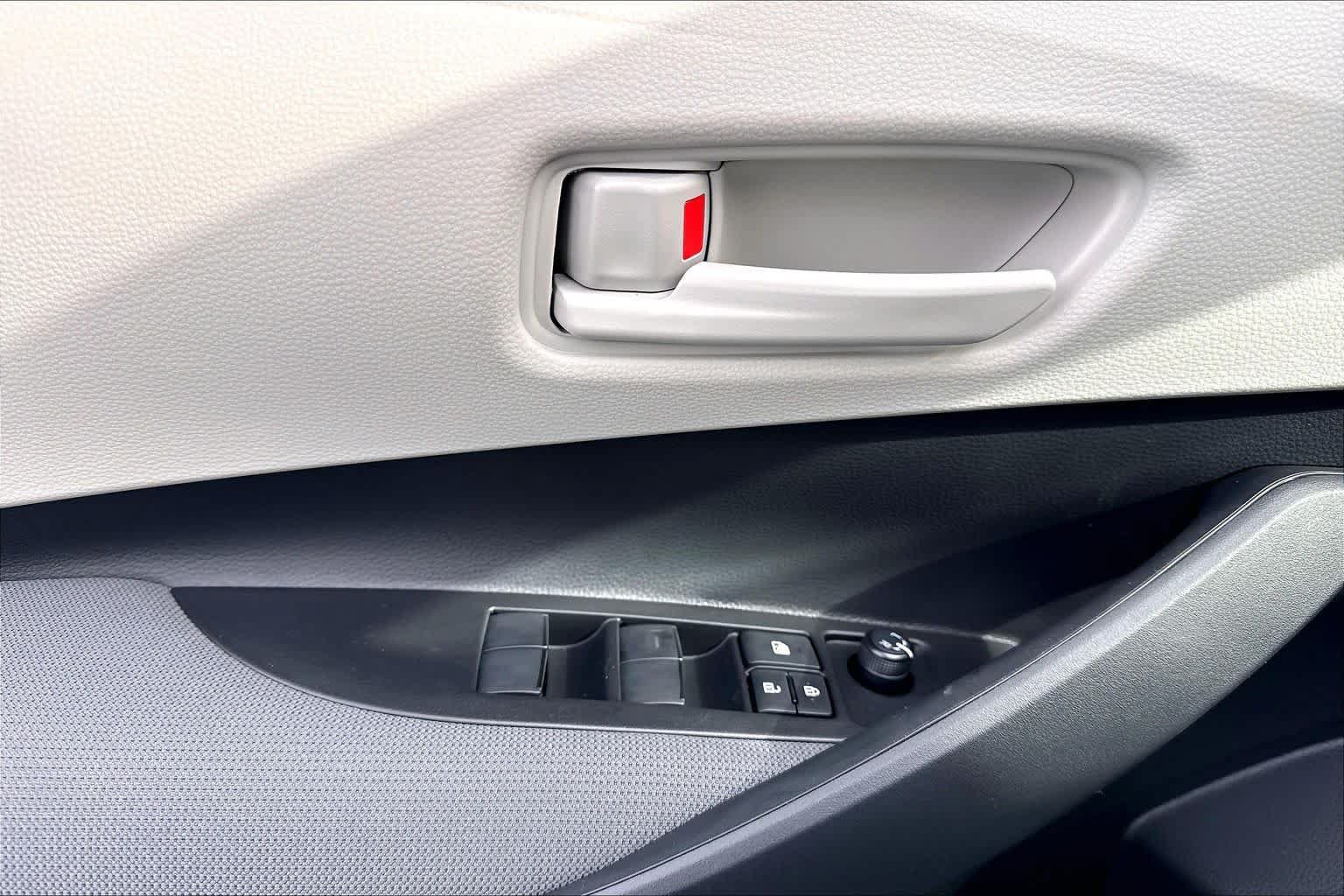 New 2027 Toyota Corolla LE FWD image 18