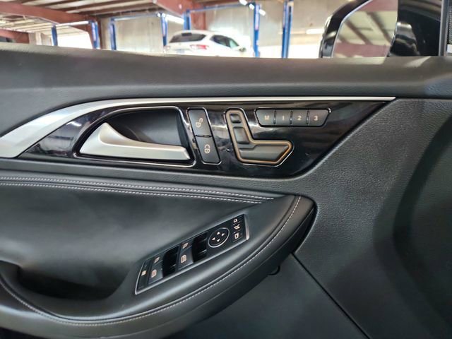 Used 2018 INFINITI QX30 Premium w/ Cargo Package image 15