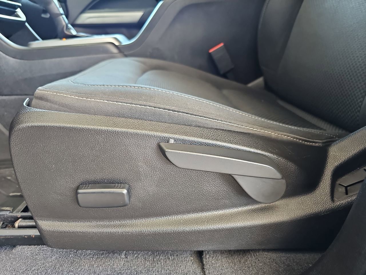 Used 2019 Chevrolet Colorado LT w/ LPO, Premium Interior Package AWD/4WD image 33