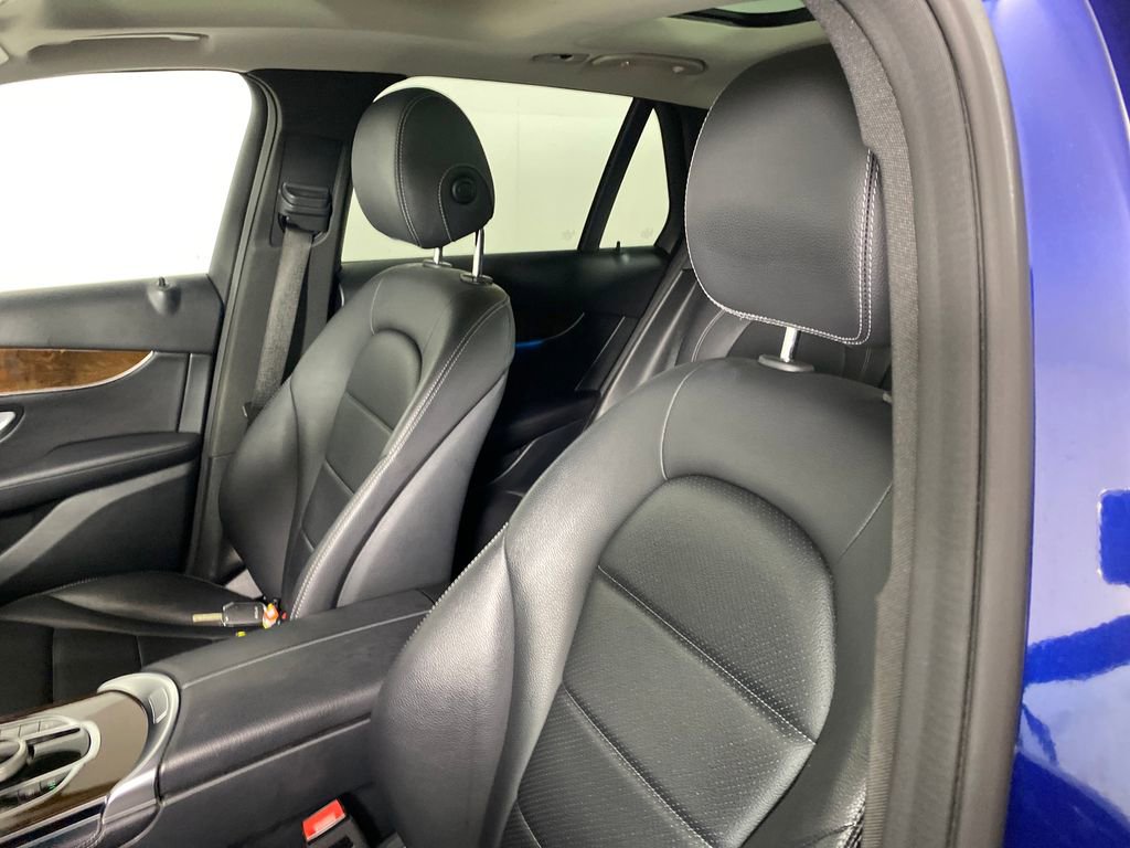 Used 2019 Mercedes-Benz GLC 300 4MATIC image 9
