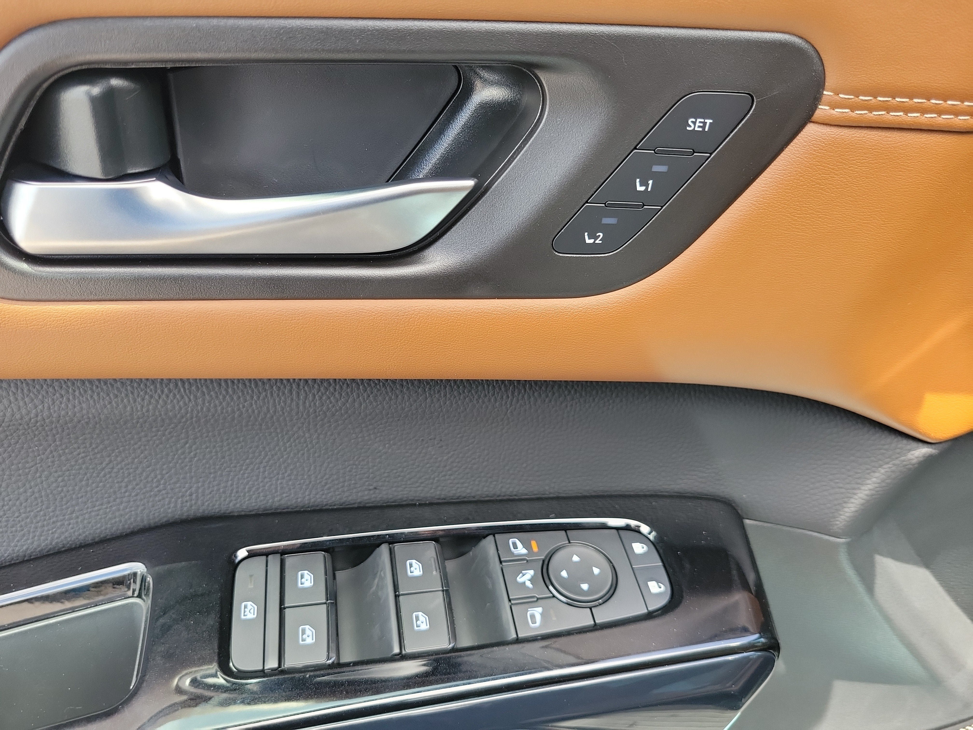 New 2026 Nissan Pathfinder Platinum FWD image 15