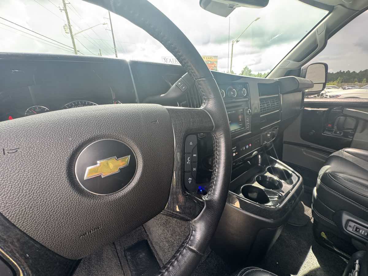 Used 2021 Chevrolet Express 2500 w/ Enhanced Convenience Package RWD image 15