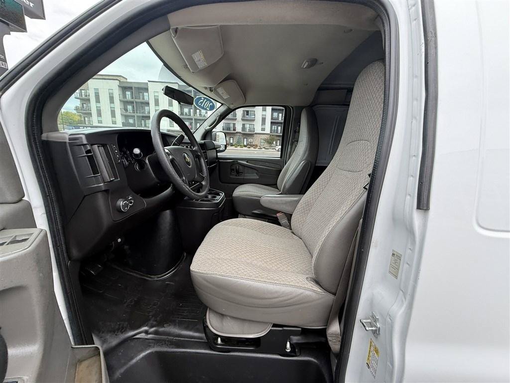 Used 2015 Chevrolet Express 2500 RWD image 15