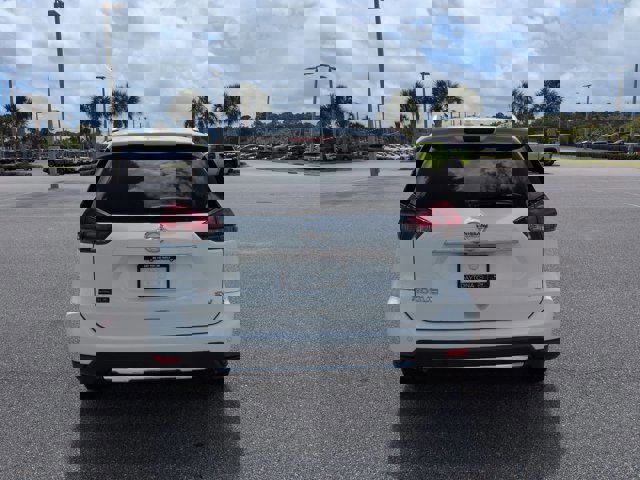 Used 2020 Nissan Rogue SV FWD image 6