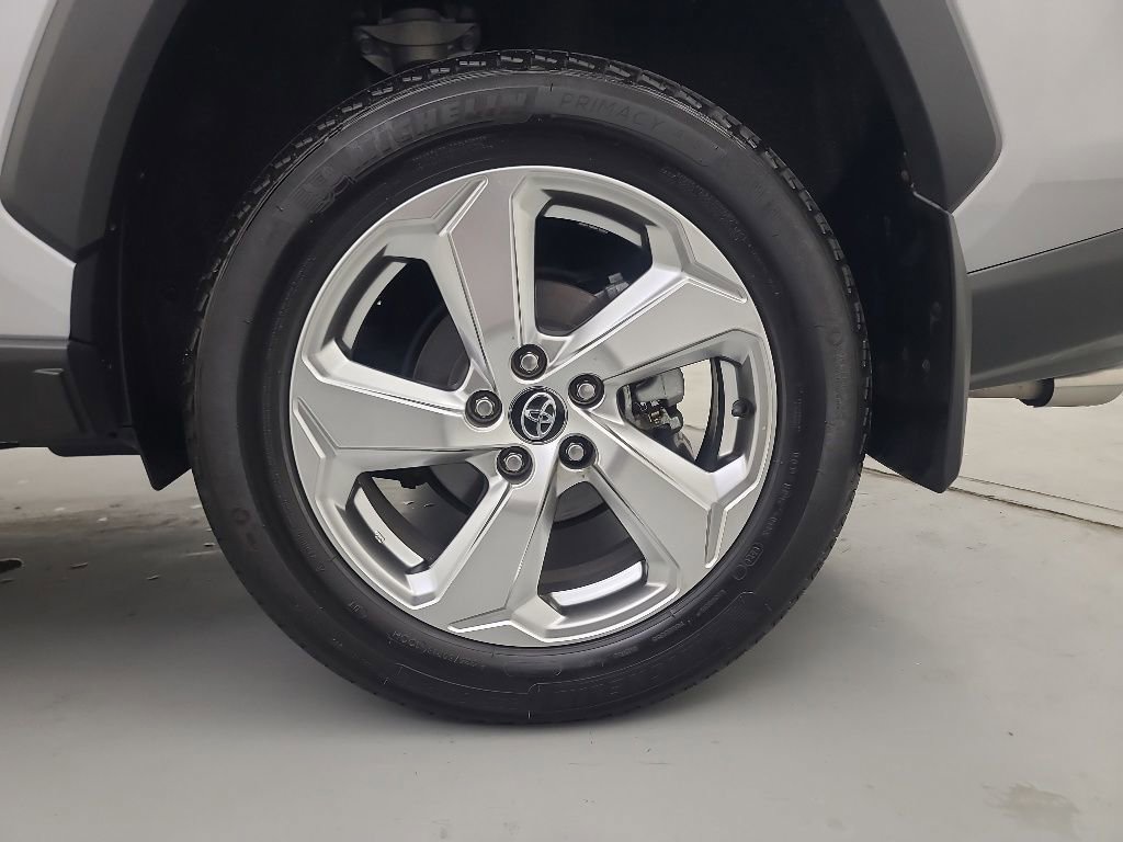 Used 2020 Toyota RAV4 Limited AWD/4WD image 11