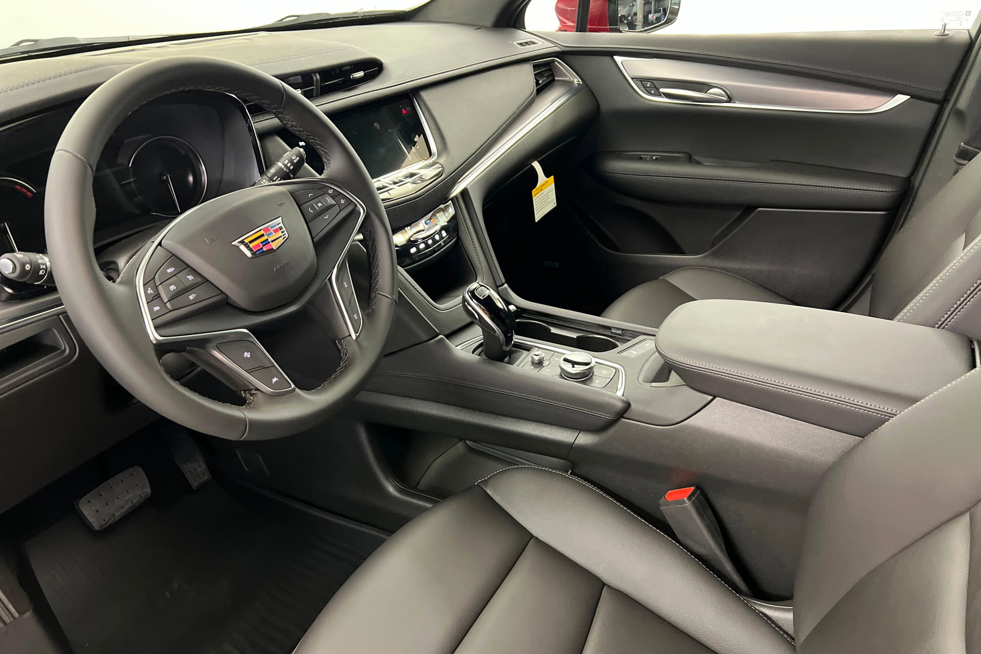 New 2026 Cadillac XT5 Luxury image 16