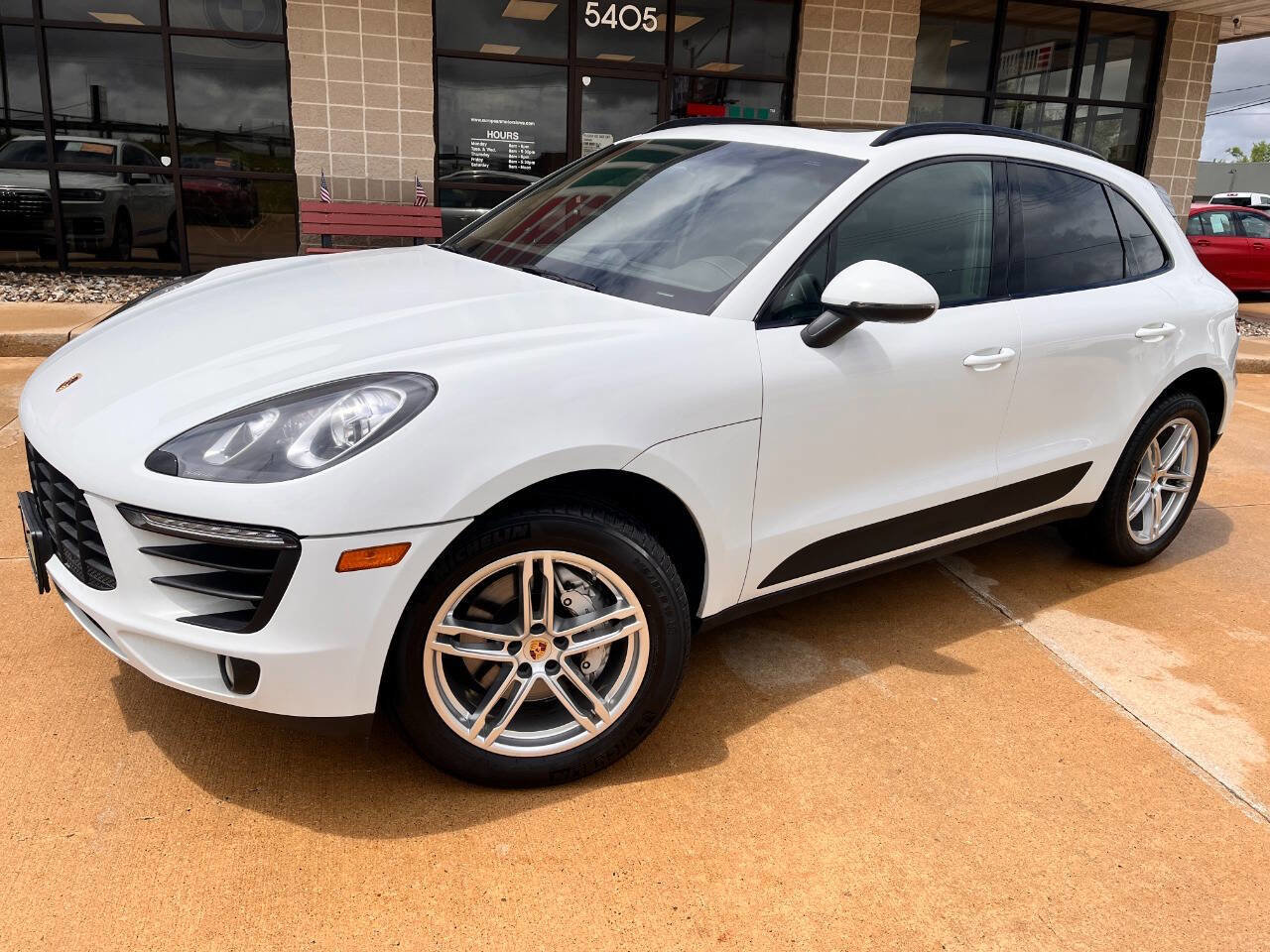 Used 2015 Porsche Macan S AWD/4WD image 2