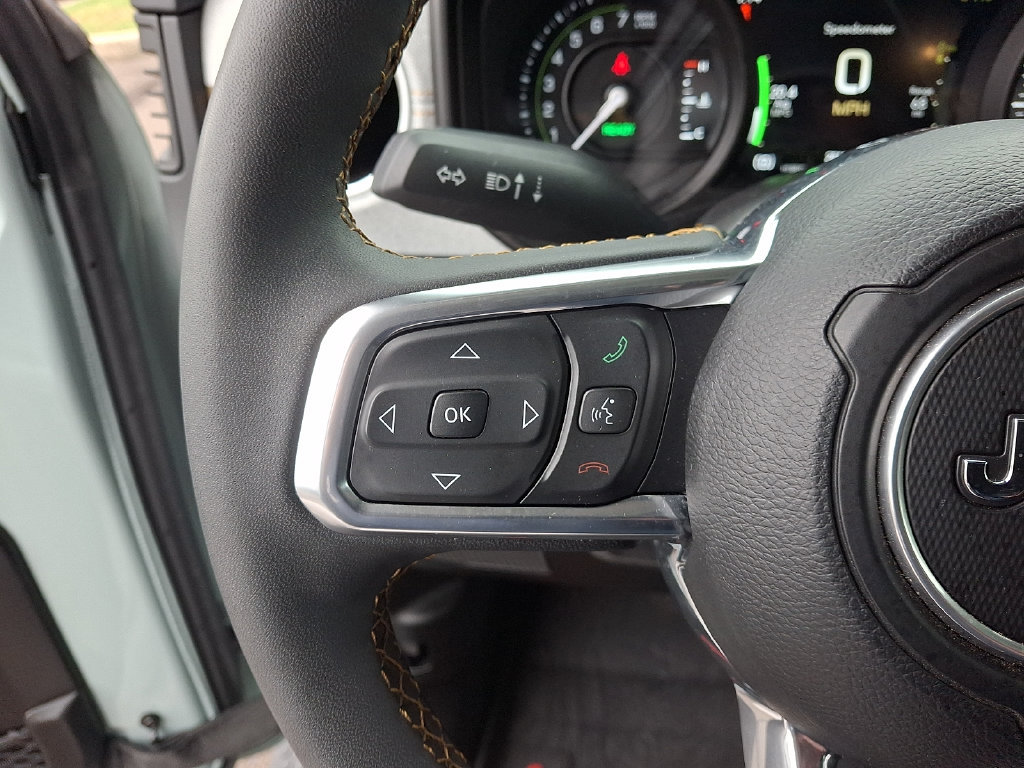 Used 2024 Jeep Wrangler Unlimited Sahara w/ Safety Group AWD/4WD image 21