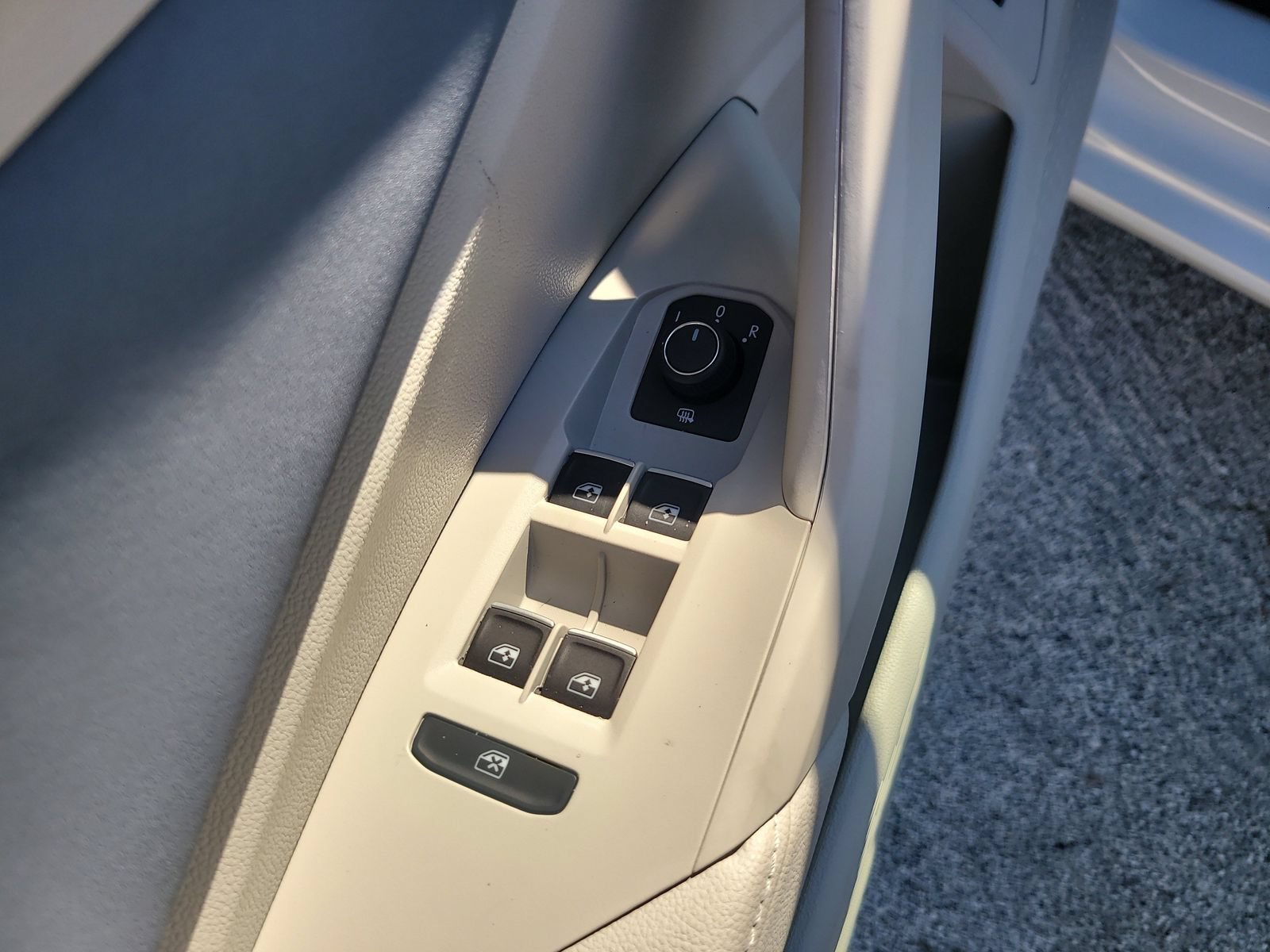 New 2026 Volkswagen Jetta SE FWD image 16