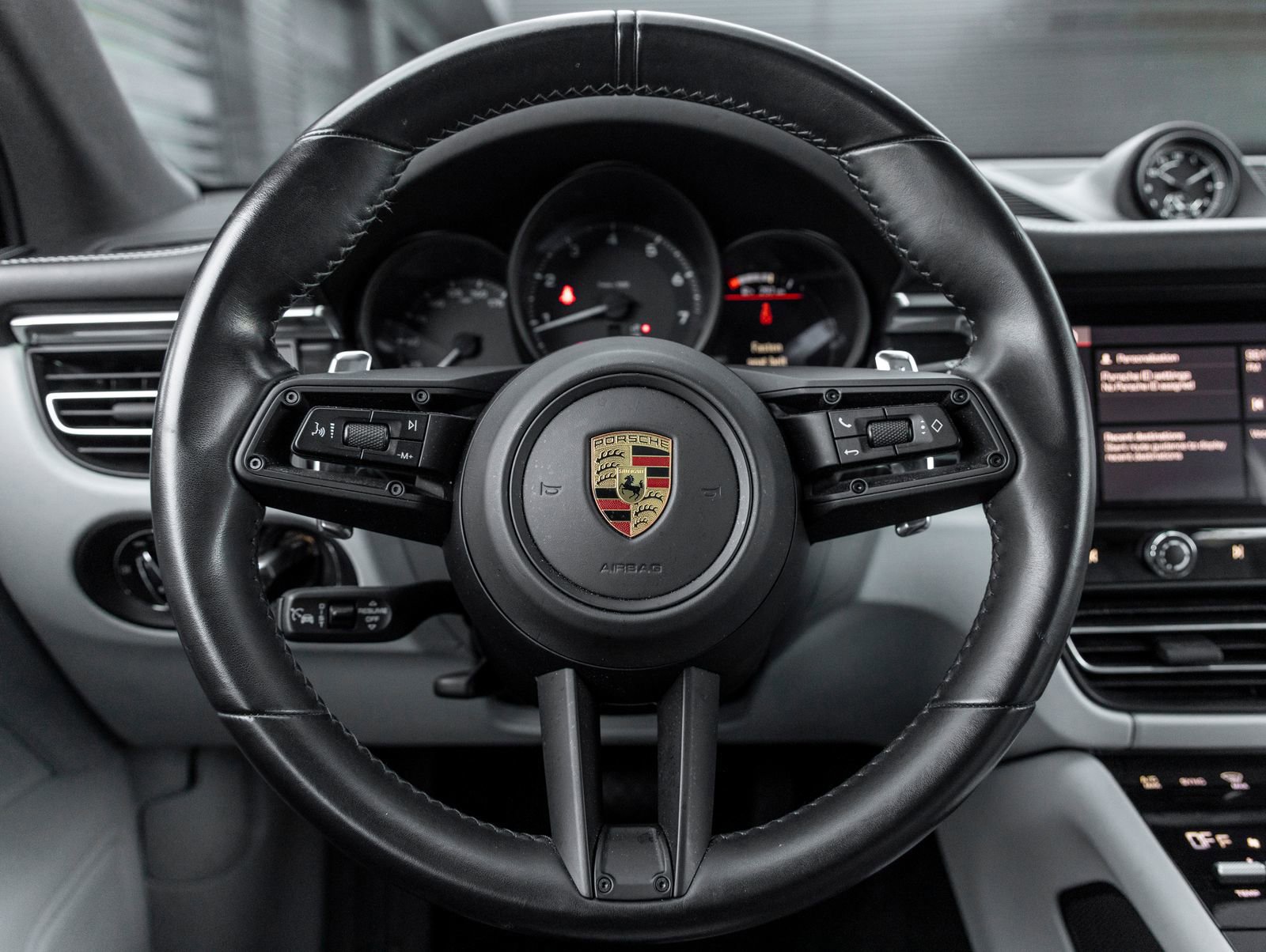 Certified 2023 Porsche Macan image 28