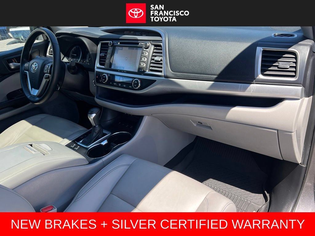 Certified 2019 Toyota Highlander XLE AWD/4WD image 24