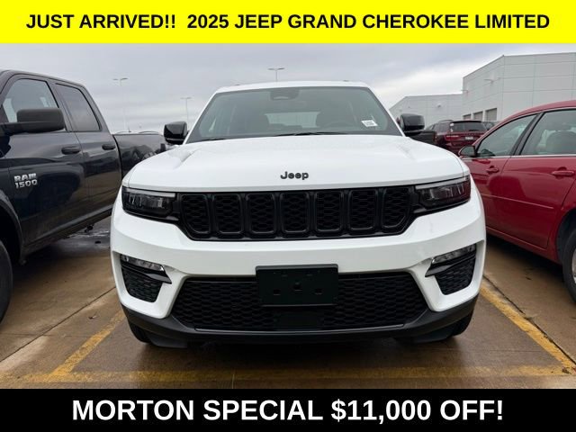 New 2025 Jeep Grand Cherokee Limited w/ Black Appearance Package image 4