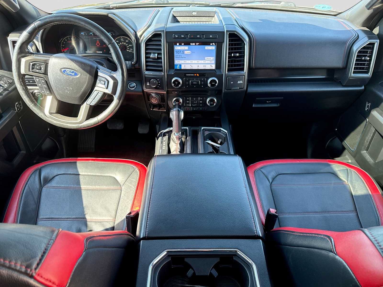 Used 2018 Ford F150 Lariat w/ Equipment Group 502A Luxury AWD/4WD image 14