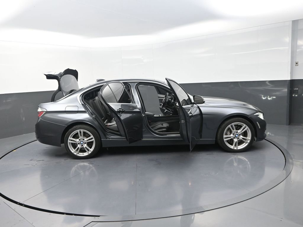 Used 2018 BMW 340i xDrive Sedan AWD/4WD image 38
