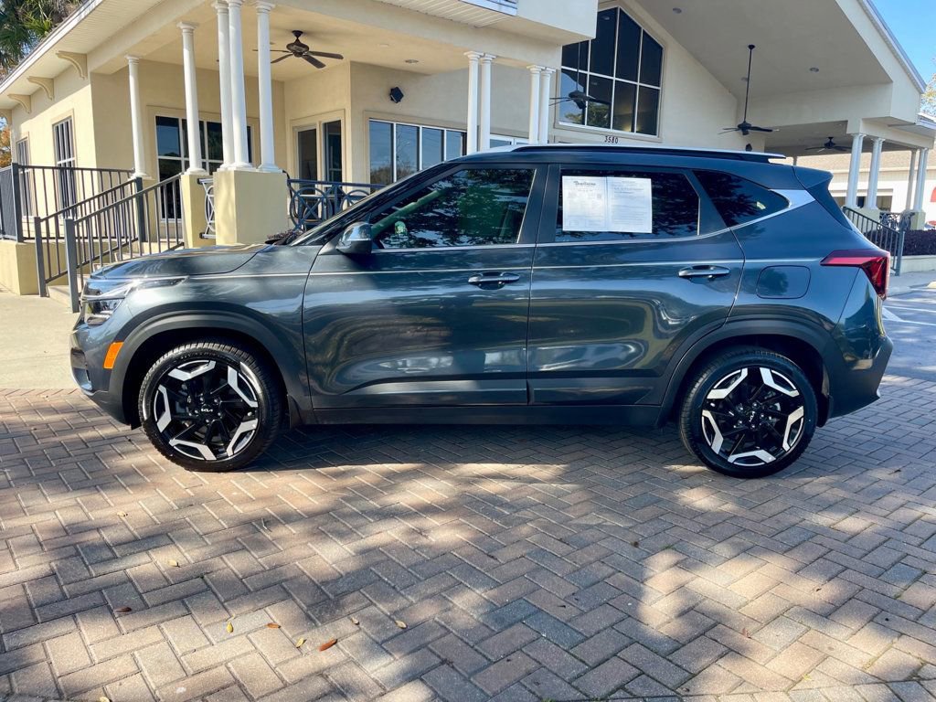 Used 2025 Kia Seltos SX w/ SX Sunroof Package image 2