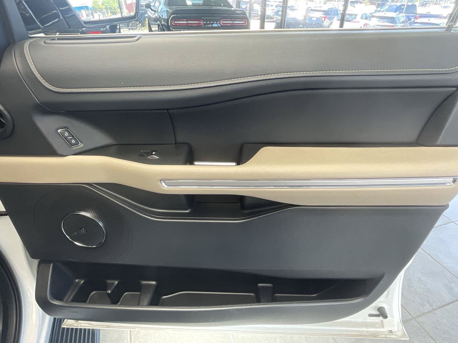 Used 2024 Ford Expedition Max Limited AWD/4WD image 8