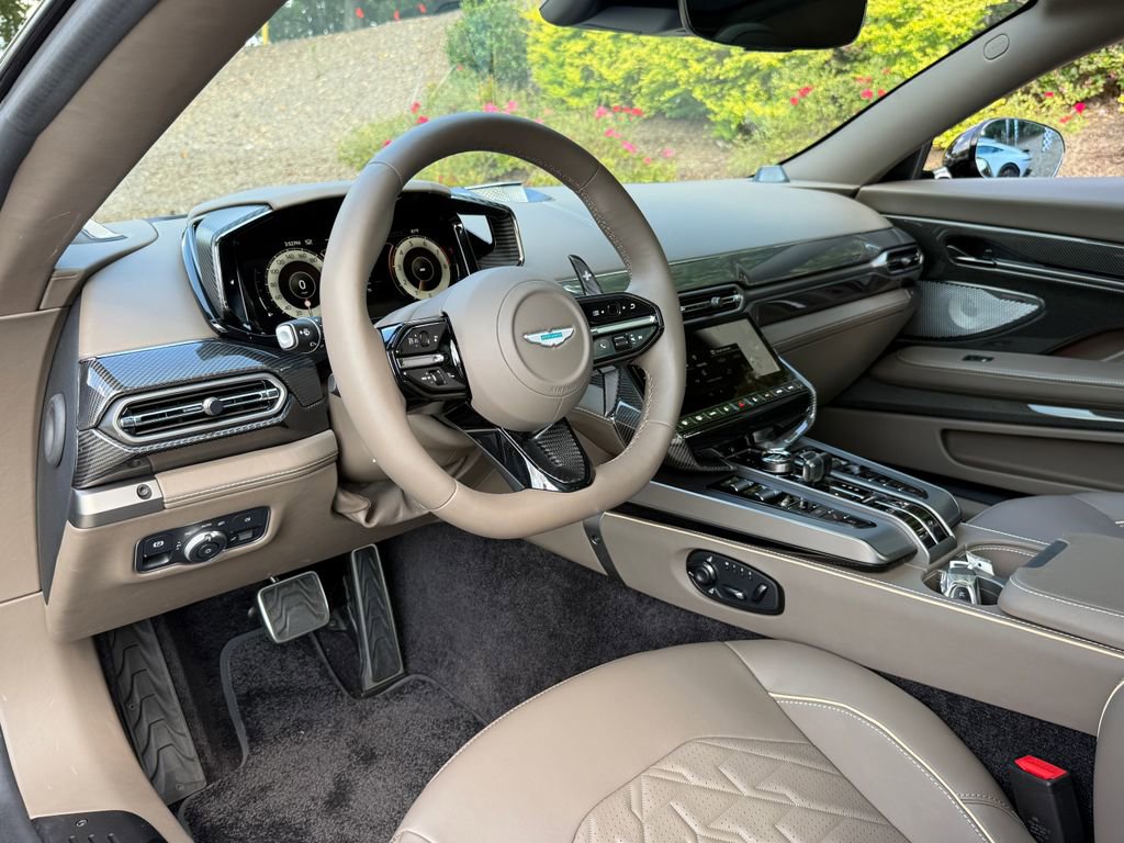 New 2025 Aston Martin Vanquish image 3