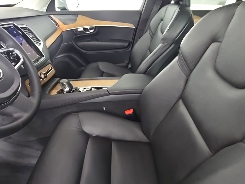 Certified 2023 Volvo XC90 B6 Plus w/ Protection Package Premier AWD/4WD image 19