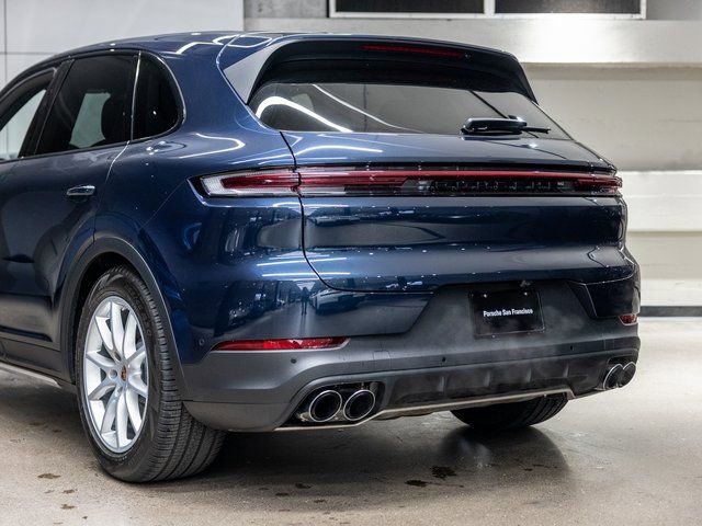 Certified 2025 Porsche Cayenne S AWD/4WD image 23