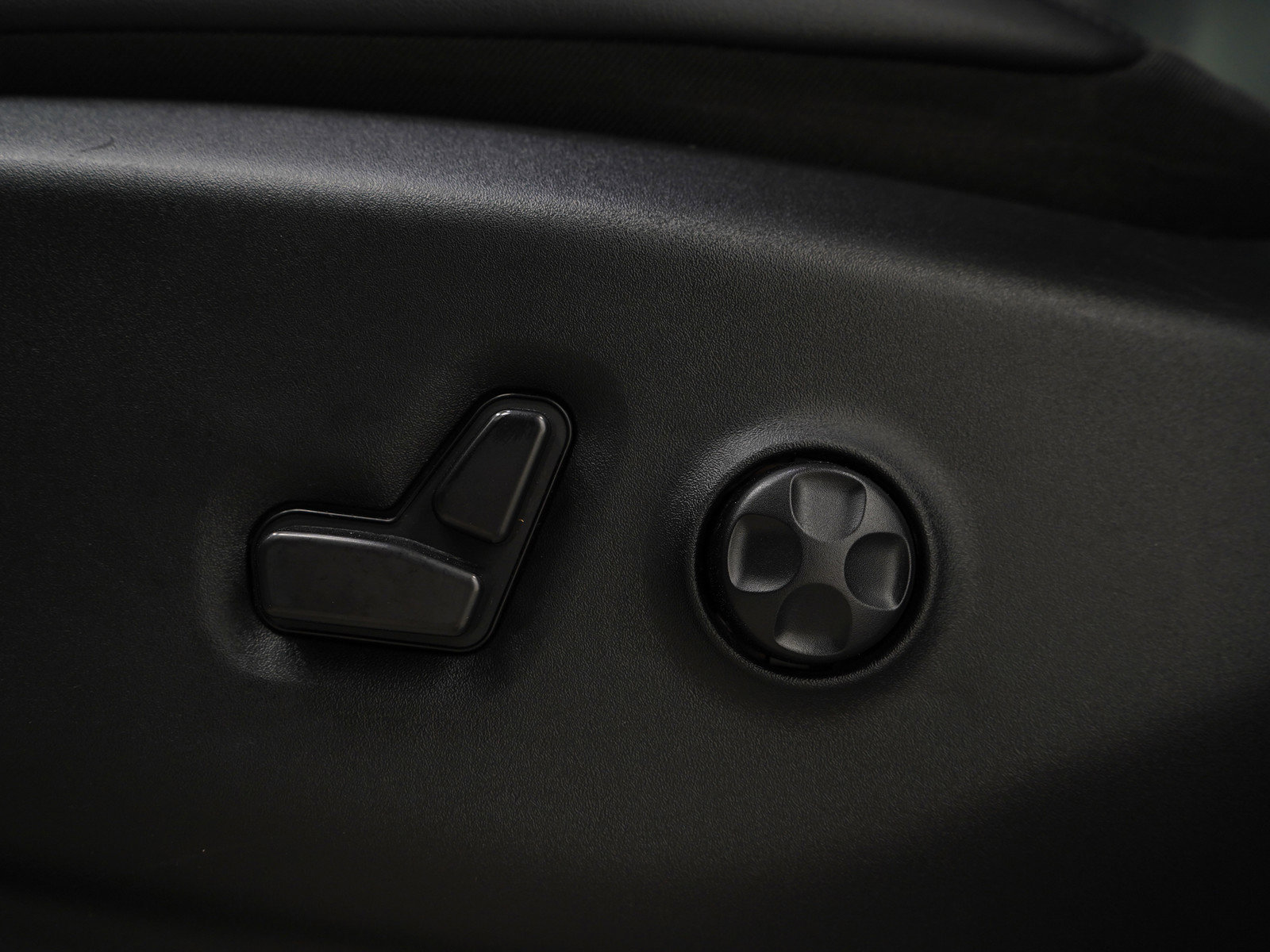 Used 2024 Chrysler Pacifica Touring-L image 22