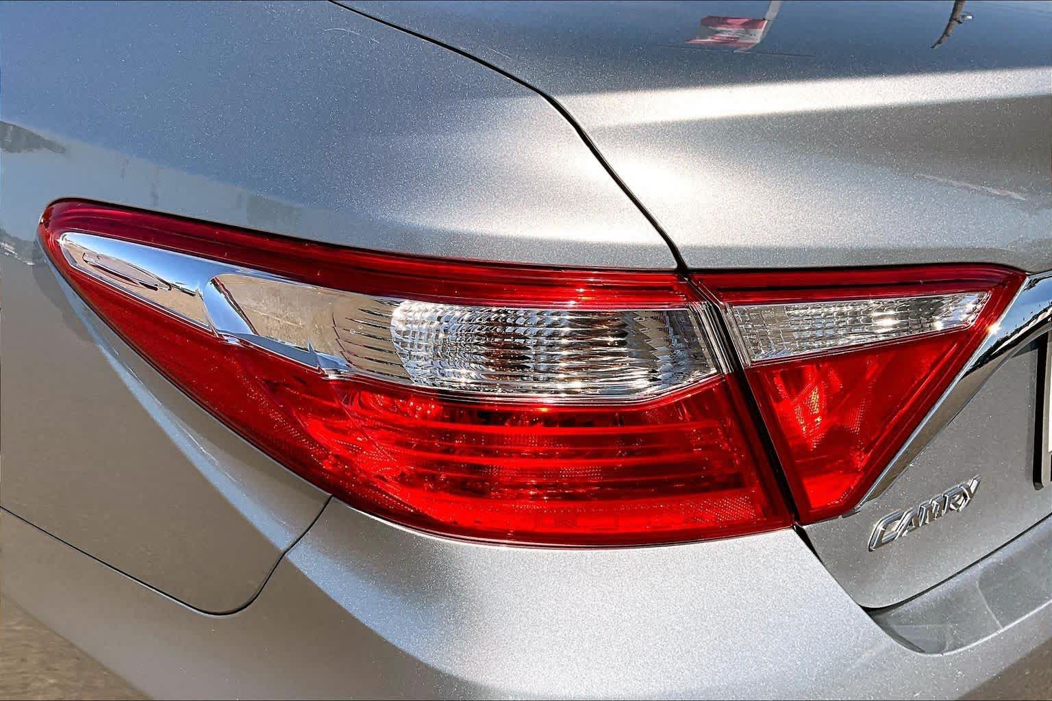 Used 2015 Toyota Camry LE FWD image 28