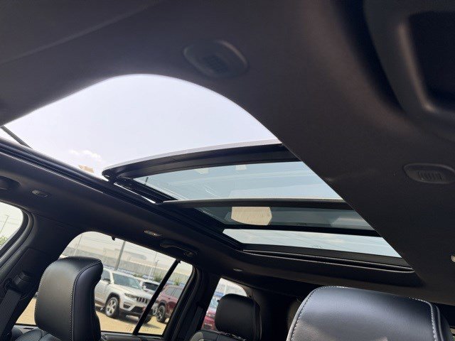 New 2025 Jeep Grand Cherokee Overland w/ Luxury Tech Group IV image 28