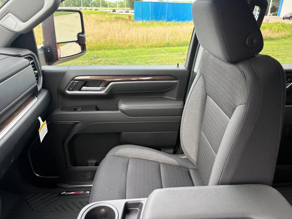 New 2026 Chevrolet Silverado 3500 LT w/ All Star Edition AWD/4WD image 16