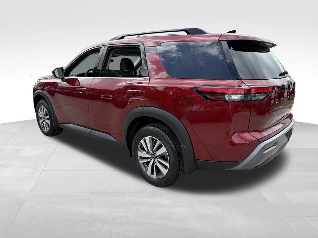 New 2026 Nissan Pathfinder SL image 5