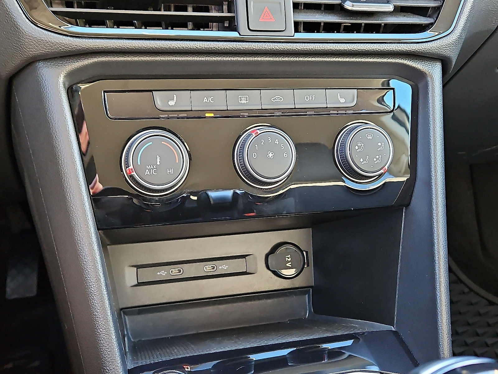 Used 2023 Volkswagen Taos SE image 14